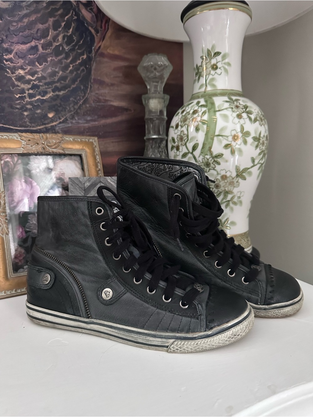 Fergalicious by Fergie Black Leather Ryder High Top Sneakers size 7